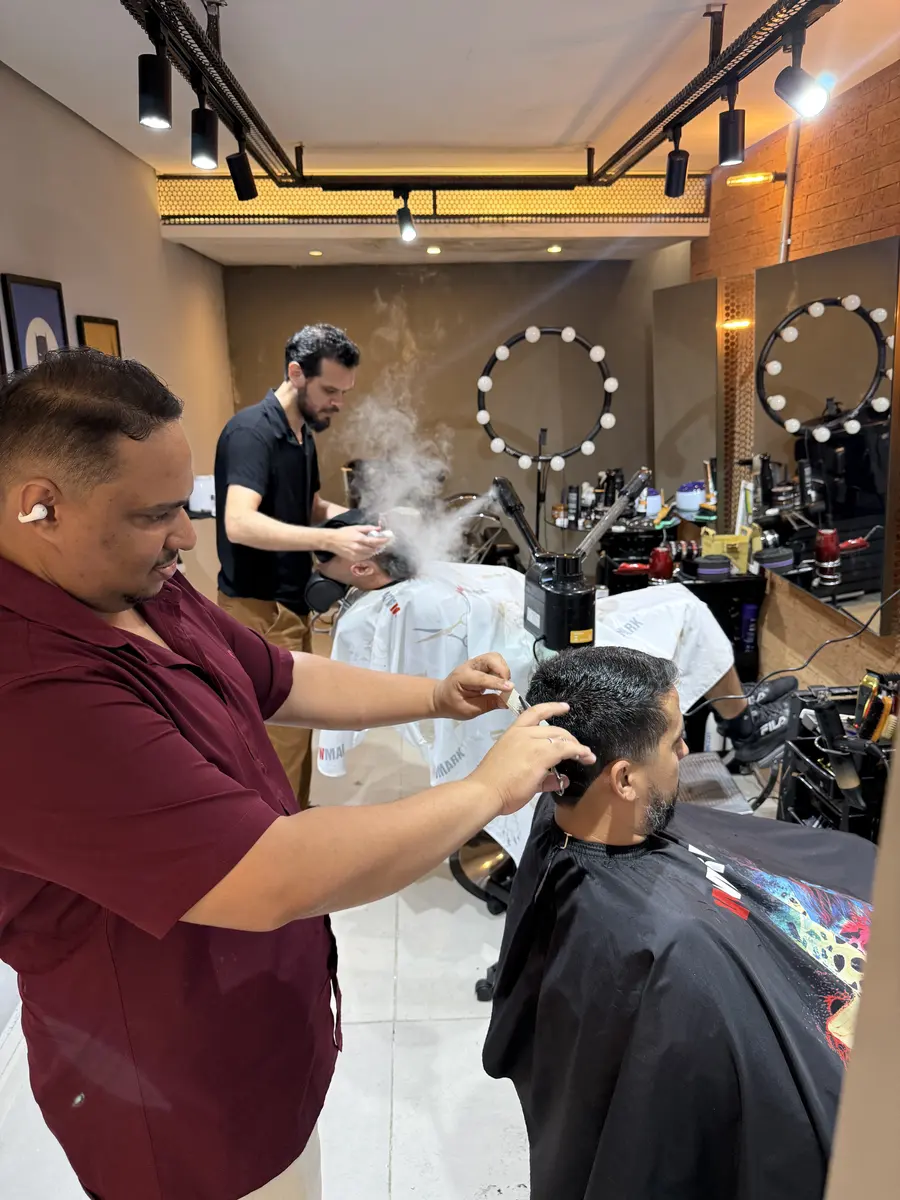 Corte masculino e barboterapia na barbearia Mutari Barbershop em Maceió